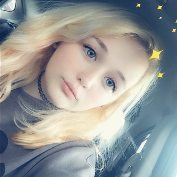 Meet your Posher, Kari - Picture 1 of 1